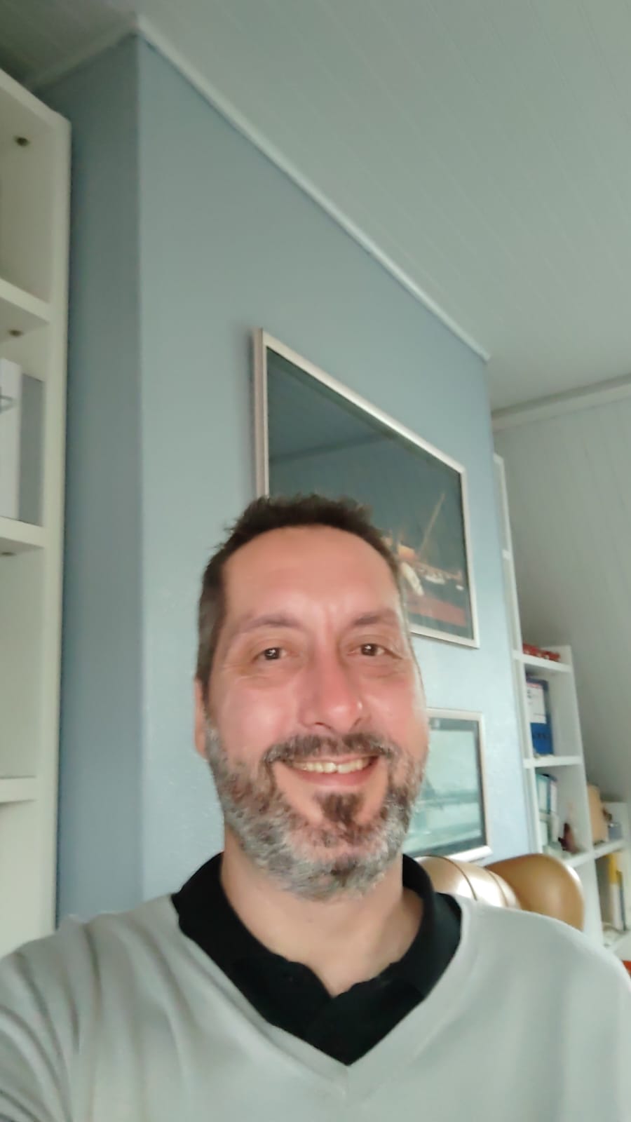 Profil von Haroon